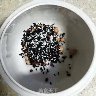 Make Black rice congee step 1