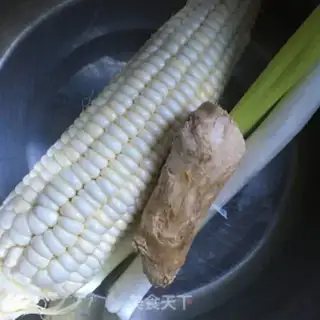 Make Chicken soup with corn step 0