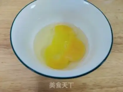 Make The eggs step 1