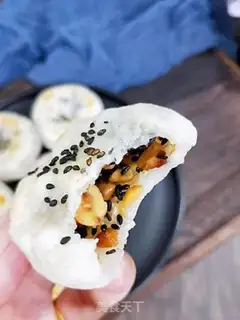 Make Peanut sesame rice cake step 18
