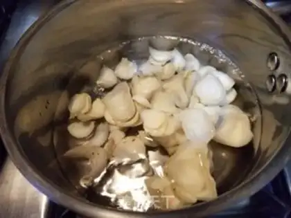 Make Pyramid needle and mushroom corn soup step 4