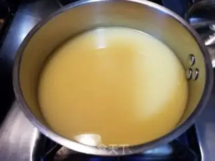 Make Pyramid needle and mushroom corn soup step 5