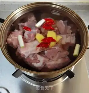 Make Red and white radish for ribs step 2