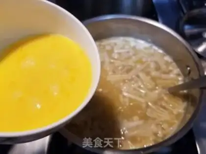 Make Pyramid needle and mushroom corn soup step 8