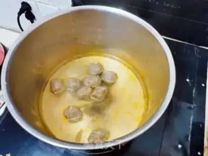 Make Beefball soup step 2