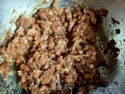 Make Three dumplings of pork casserole step 7