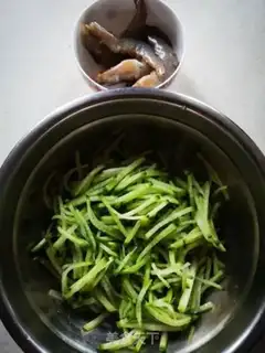 Make Lobster shrimp soup step 0