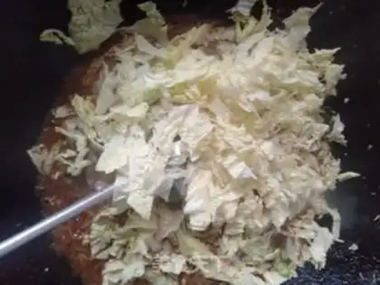 Make Garlic shrimp cabbage step 10