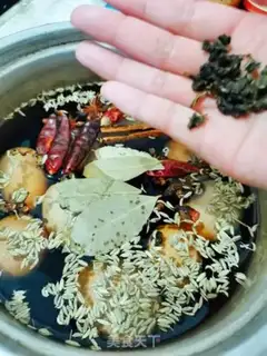 Make Five spicy tea eggs step 3