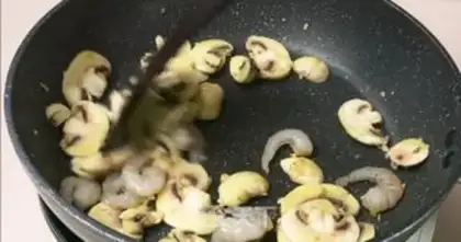 Make Pumpkin mushroom shrimp pasta step 5
