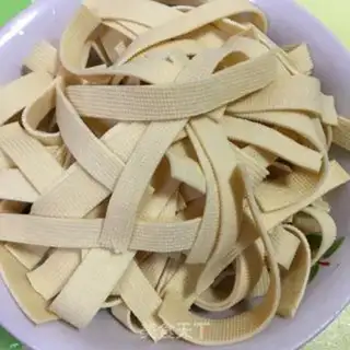 Make Garlic bean skin step 0