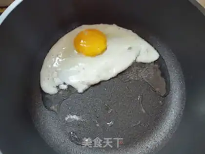 Make Fried egg noodles for mushrooms step 4