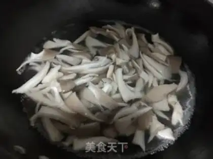 Make Garlic egg fried mushrooms step 3