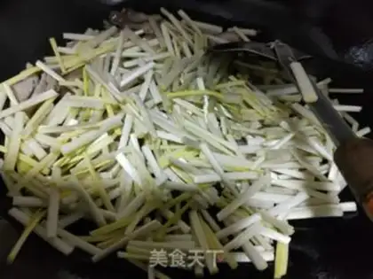 Make Garlic egg fried mushrooms step 7