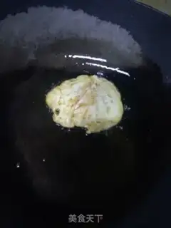 Make Fried eggs with curd oil step 2