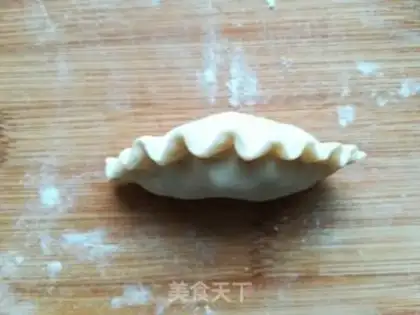 Make Korean pickle pork dumplings step 10
