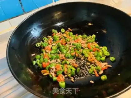 Make Pyramid peppers, dry beans step 2