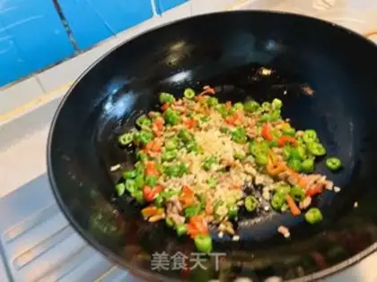 Make Pyramid peppers, dry beans step 3
