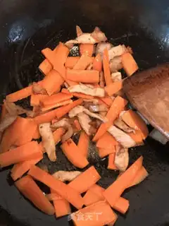 Make Carrots with pepper sauce step 1