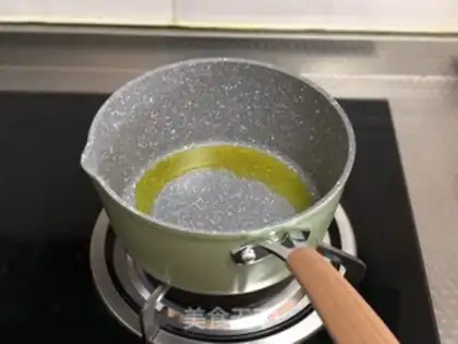 Make Tomato egg noodles step 1