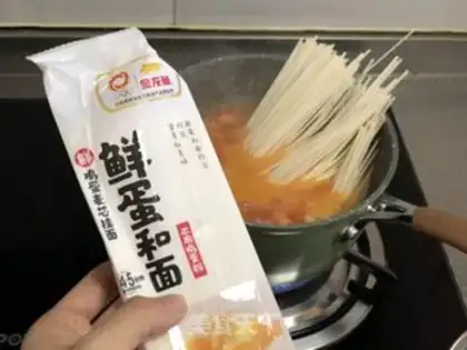 Make Tomato egg noodles step 6