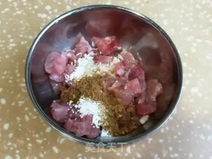 Make Meat and tomato sauce step 2