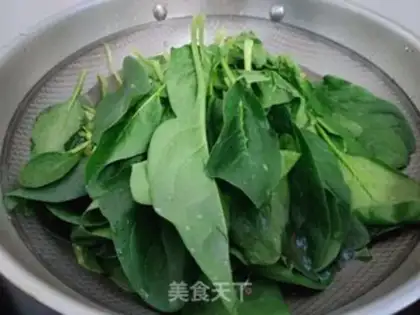 Make Spicy spinach step 2