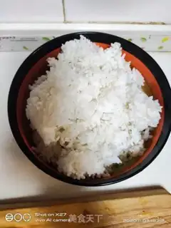 Make cucumber shrimp fried rice step 1