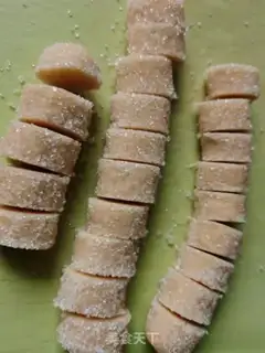 Make Sabre cookies step 8