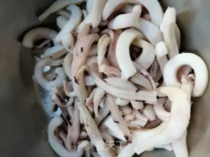 Make The peppers are fried with squid step 3