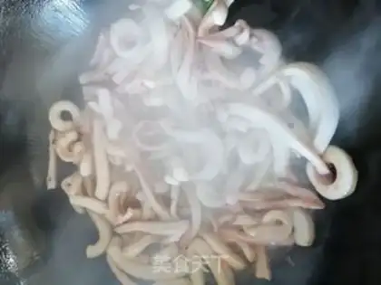 Make The peppers are fried with squid step 4