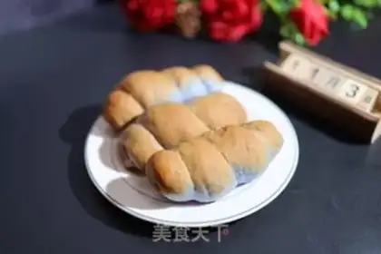 Make Butterbean hot dog roll step 13