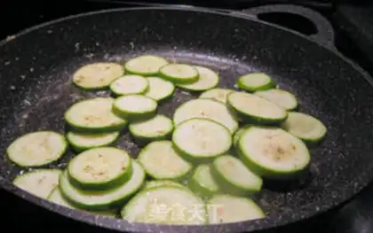 Make Garlic pork, fried meat step 7