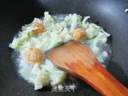 Make Goldfish omelet step 3