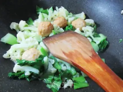 Make Goldfish omelet step 4