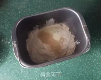 Make Hand grab cake step 3