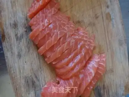 Make Hand-held salmon sushi step 1