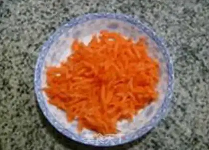 Make Garlic carrot fried rice step 1