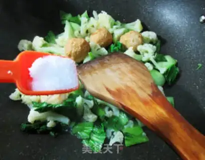 Make Goldfish omelet step 5