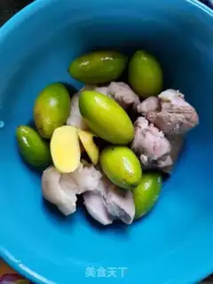 Make Pork feet, olive stew step 3