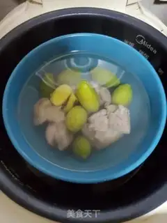 Make Pork feet, olive stew step 4