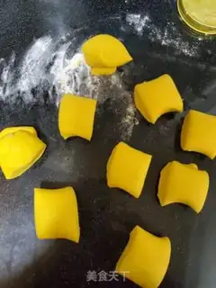 Make Pumpkin buns step 8