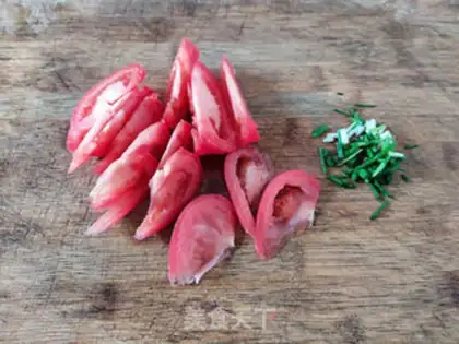 Make Tomato egg noodles step 2