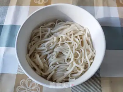 Make Tomato egg noodles step 4