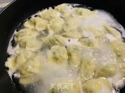 Make Pyramid egg dumplings step 4