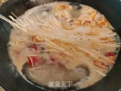Make Tomato egg noodles step 4