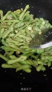 Make Meatloaf and knife beans step 5
