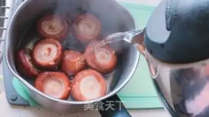 Make Scrambled mushroom carrots step 2