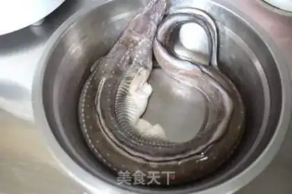 Make Eel rice and eel seaweed soup step 2