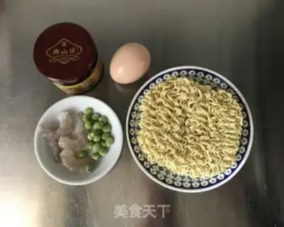 Make Spicy beef sauce noodles step 0
